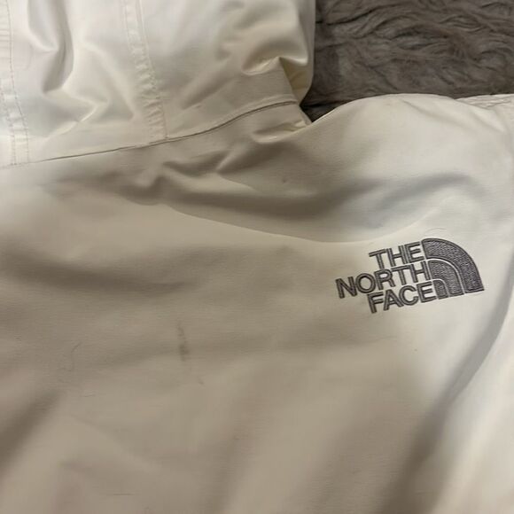 The north face white and gray belted logo nylon Insulated winter jacket - Picture 10 of 11